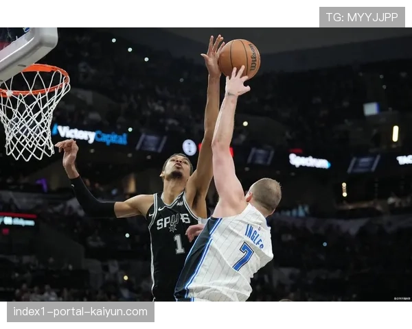 开拓者西蒙斯接手进攻重任 后场得分手崭露头角